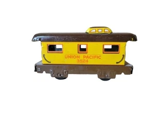 Vintage MARX O O27 Gauge Tin Litho Yellow/Brown Union Pacific Caboose #3824 - Picture 1 of 6