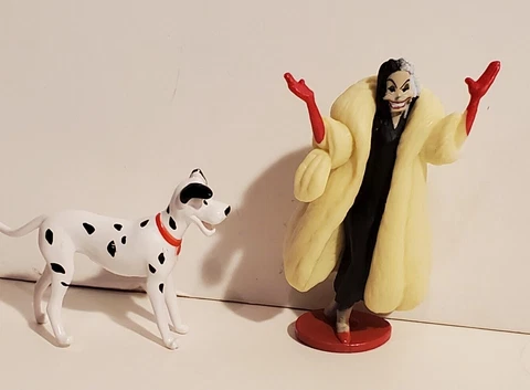DISNEY HEROES VILLAINS 101 DALMATIANS CRUELLA dE VIL & PONGO PVC FIGURE CAKE TOP Cover