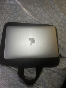 MacBook Air 11" Core I5 1.6ghz 4GB Ram 128GB SSD MacOS Monterey - Good Condition - Picture 1 of 5