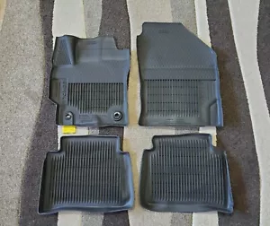2020-2022 TOYOTA COROLLA ALL WEATHER FLOOR MAT SET OEM (COMPLETE SET) - Bild 1 von 7