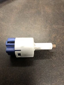 OEM Brake Light Switch SMP For 2004-2010 Toyota Sienna FREE SHIPPING - Bild 1 von 3