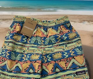 Patagonia Kid's Baggies 5" Lined Shorts Geo Salamander Green S(7-8) - Picture 1 of 7