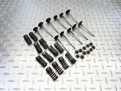 2013 11-15 Triumph 800 Tiger 800XC OEM головка блока цилиндров клапанные пружины впускной патрубок - Изображение 1 из 4