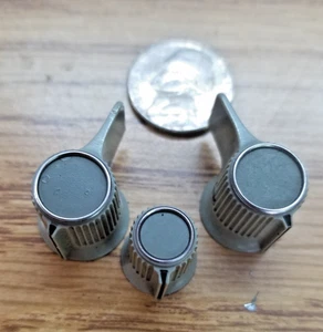 HP HEWLETT PACKARD SET KUNSTSTOFFKNÖPFE INSTRUMENT WIE ABGEBILDET - Bild 1 von 4