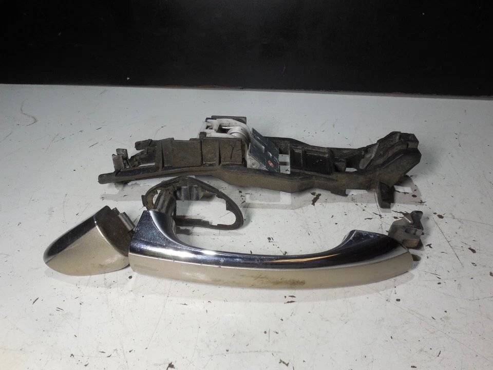 Front Right Door Exterior Door Handle Gold 01-07 Mercedes Benz W203 C230 C240 - Image 1 of 4