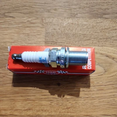 NGK R6601-9 ( 7885 ) RACING SPARK PLUG - Image 1 of 2