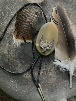 Bolo de águila vintage de plata de ley con ágata Foto 1 de 2