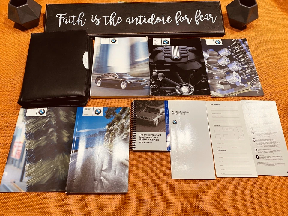 2003 BMW 7 SERIES 745i 745Li 760i 760Li MANUAL DO PROPRIETÁRIO +INFORMAÇÕES DE NAVEGAÇÃO + *GUIA RÁPIDO* - Imagem 1 de 4