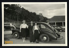 Opel Kapitan, famille avec ancienne voiture classique, Photographie Beaux-Arts Vintage, 1950s Ge 