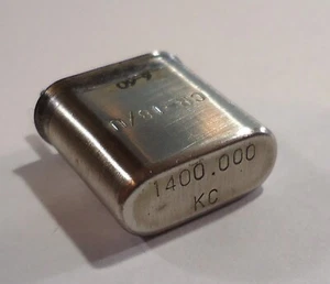 HC-6/U - 1400 KHz Radio Crystal - .050 Pins - CSF - CR-18/U - Zdjęcie 1 z 3