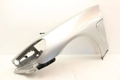 Guardabarros delantero izquierdo 10-13 PANAMERA 970 4,8 L turbo plateado Foto 1 de 4
