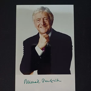 6x4 PHOTO PERSONALLY HAND SIGNED BY. SIR MICHAEL PARKINSON. - Picture 1 of 3