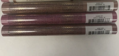 Lápiz labial mate Kardashian Beauty Mirror *Paquete triple* Foto 1 de 2