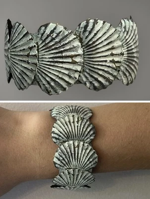 Vintage Elaine Coyne Verdigris Brass Scallop Shells Cuff Bracelet Beach Ocean - Image 1 of 4
