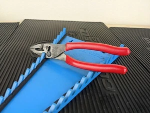 #aw665 Snap on 137ACF RED Handled Slip Joint 8” Pliers - Picture 1 of 18