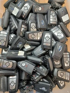100x GENUINE OEM 3,4,5 BUTTON FORD SMART KEY REMOTES ALL WHOLE C-D STOCK - Bild 1 von 3
