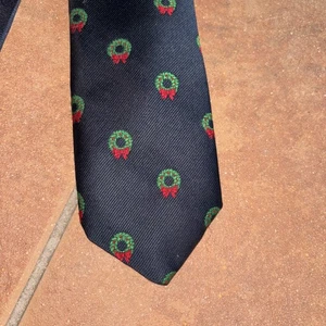 Cape Cod Weihnachten Halsbekleidung Seidenkrawatte dunkelblau Kranz Urlaub Vintage Party Anzug - Bild 1 von 5