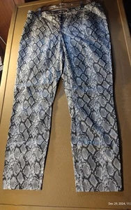 H&M Women's Snake Print Ankle Pants Size 14 Black & White Straight Leg No Pocket - Picture 1 of 13