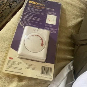 NEW 3M05 Filtrete Non-Programmable Thermostat Model 3M05 New - Picture 1 of 6