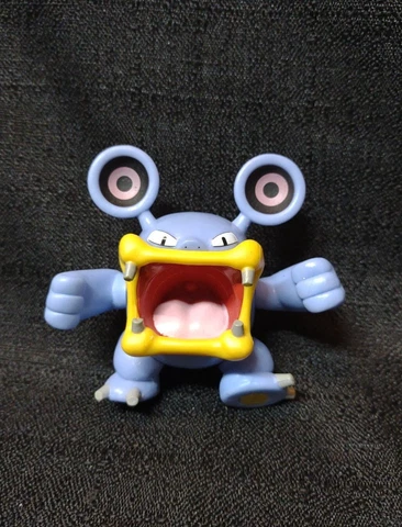 Pokémon Loudred Battle Figure Articulated Action Figure 2019 Cover