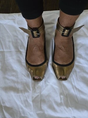 Pisos de ballet Marni de cuero bronce con punta abierta con correa para el tobillo talla 37,5 Foto 1 de 3