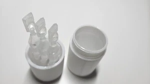 Reise-Augentropfenbehälter - Bild 1 von 4