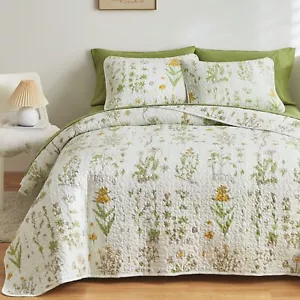 Smooth Microfiber Reversible Quilt Set with Yellow Floral Design for All Seasons - Picture 1 of 8
