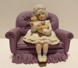Jan Hagara Limited Edition "Sally" Figurine on Purple "Grandma's Couch" Signed - Picture 1 of 7