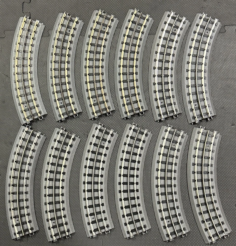 M.T.H. ELECTRIC TRAINS O-31" CURVE TRACK O GAUGE 3-RAIL LOT OF 12 NOS - Image 1 of 4