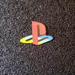 PlayStation 1 Label / Aufkleber / Sticker / Badge / Logo 1.95cm x 1.48cm [509c] - Picture 1 of 6