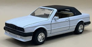 Welly c.1:43 BMW E30 3-Series 325i Convertible - White 8669 - Picture 1 of 4
