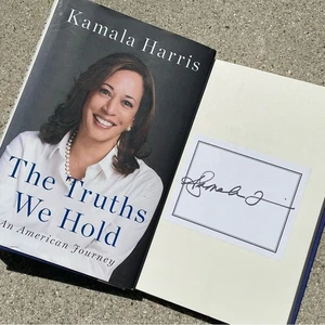 VP Kamala Harris 2019 Signed Book The Truths We Hold US Vice President Senator - Picture 1 of 13