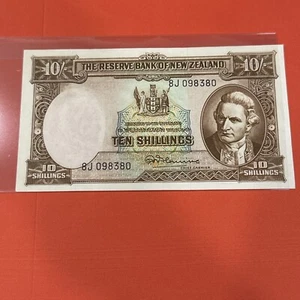 New Zealand 10 Shillings ND(1940-67), P.158d_F - Picture 1 of 4