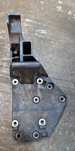 Nissan Navara D40 2,5 Diesel Motor Lichtmaschinenhalter  - Bild 1 von 1
