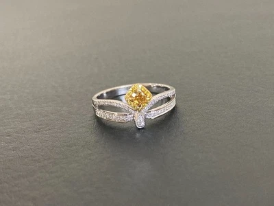 Anillo de diamantes amarillos naturales de oro de 18 quilates talla 6,25 Foto 1 de 4