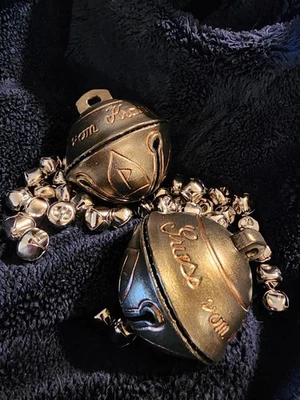 Película de utilería Krampus Bell 1:1 réplica tamaño real adorno de Navidad decoración de Navidad Foto 1 de 2