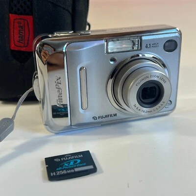Very Clean ✅ Fujifilm FinePix A Series A400 4.1MP Digital Camera Memory - Silver - Bild 1 von 4