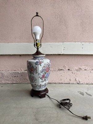 60'S RELIANCE HAND PAINTED PORCELAIN ORIENTAL ASIAN CHINOISERIE FLORAL LAMP - Image 1 of 4