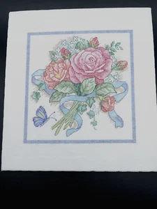 ROSA RAMO AZUL ARCO PUNTO DE CRUZ LISTO PARA ENMARCAR IMAGEN DE ARTE DE COLECCIÓN - Imagen 1 de 6