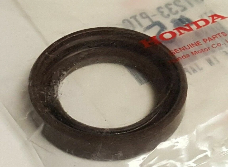 " 91233-PT0-003 HONDA H22A BALANCE SHAFT OIL PUMP SEAL 93-01 PRELUDE DOHC VTEC - Image 1 of 1