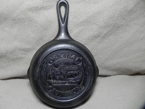 Original Cracker Barrel Old Country Store Cast Iron Skillet 6-1/2" D - Picture 1 of 5
