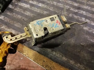 ALFA ROMEO 155 - SERRATURA POSTERIORE DESTRA POST DX - Imagen 1 de 4