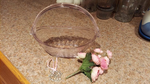 Longenberger victory pink glass basket with breast cancer hope medallion Cover