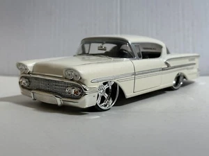 JADA DUB 1958 CHEVY IMPALA PEARL WHITE 1:24 DIECAST MODELLAUTO NEU OHNE BOX - Bild 1 von 12