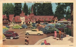 LAKE ARROWHEAD CA THE VILLAGE 1950 AUTOS PARKED LINEN POSTCARD 093025 U - Picture 1 of 2
