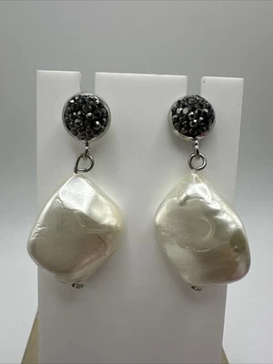 "Aretes colgantes JK NY imitación barroco perla cristal negro 1,75""" Foto 1 de 4