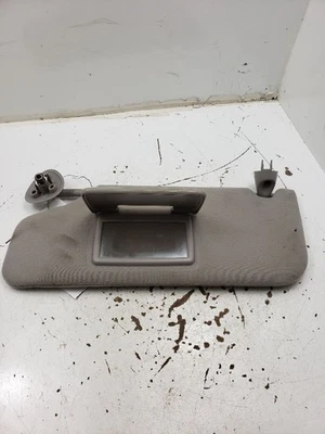 Used Left Sun Visor fits: 2006 Ford Taurus from/12/01/03 L. w/o Illumination Lef - Image 1 of 4