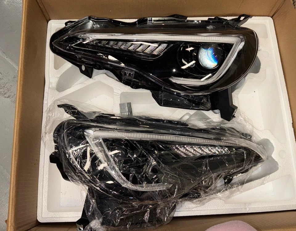 Par de faros LED para Toyota 86 Scion FR-S Subaru BRZ indicador secuencial Foto 1 de 4