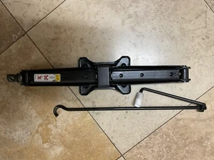 02-03-04-05-06-07-08-09-10-11-12-13-14-15 BMW X5 Tire Jack OEM - Picture 1 of 6