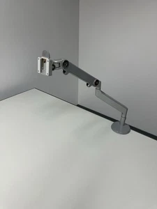 Humanscale Desk Mount Computer Single Monitor Arm W No VESA Plate - Afbeelding 1 van 7